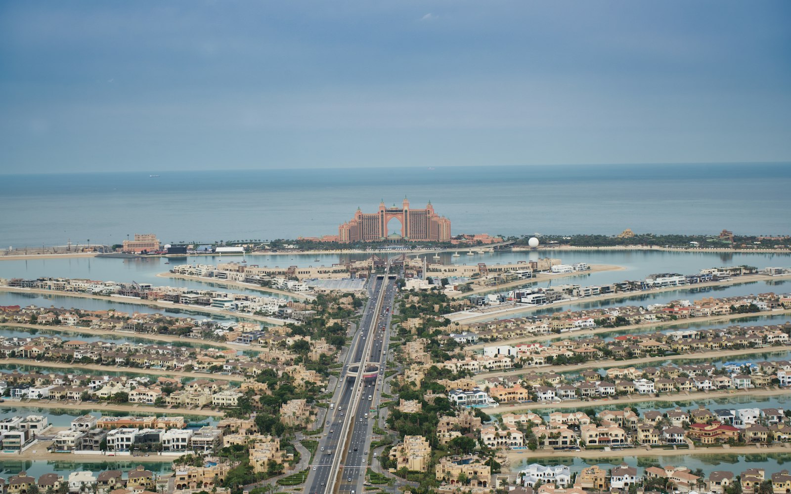 Best Neighborhoods for Luxury Living in Dubai