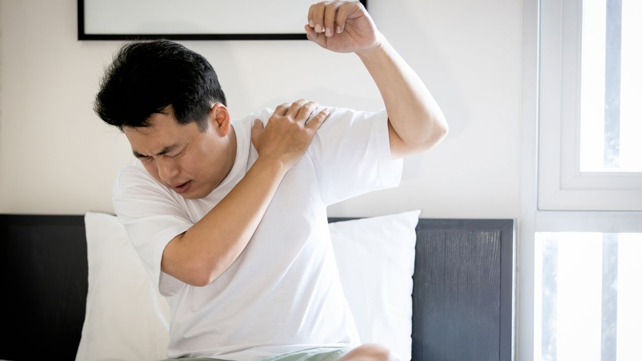 shoulder pain while sleeping