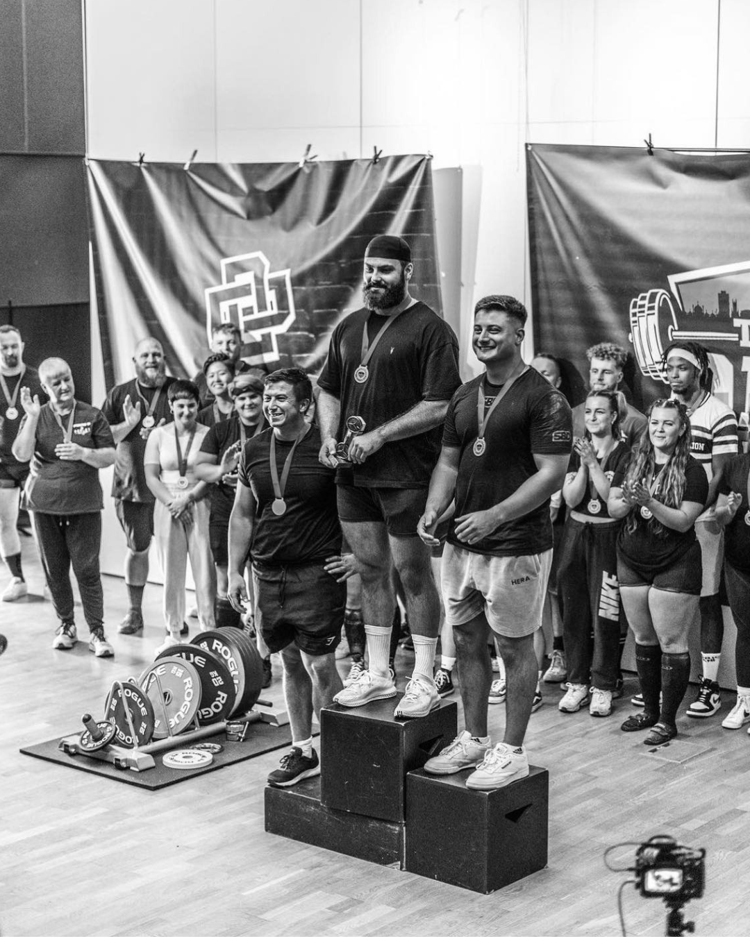 Powerlifting competing at a powerlifting competition