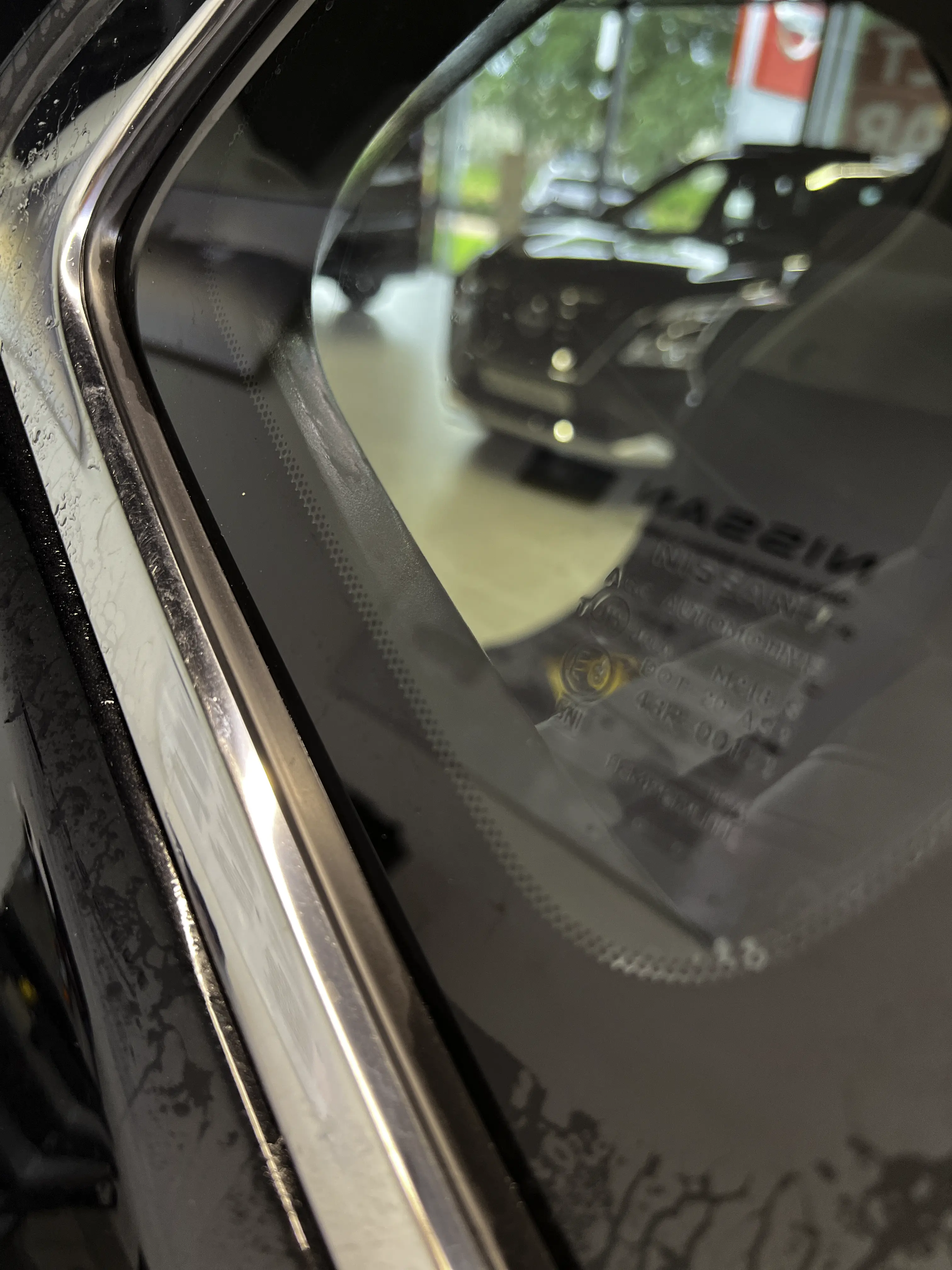 Close-up van de XR+ afwerking: DOT-Matrix stippenrand zonder zichtbare luchtrand