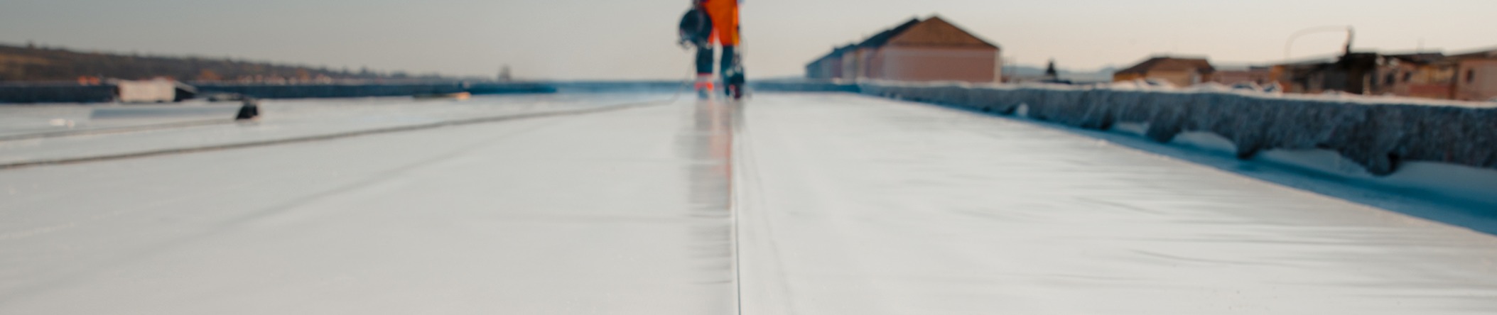 Low-slope membrane roofing system
