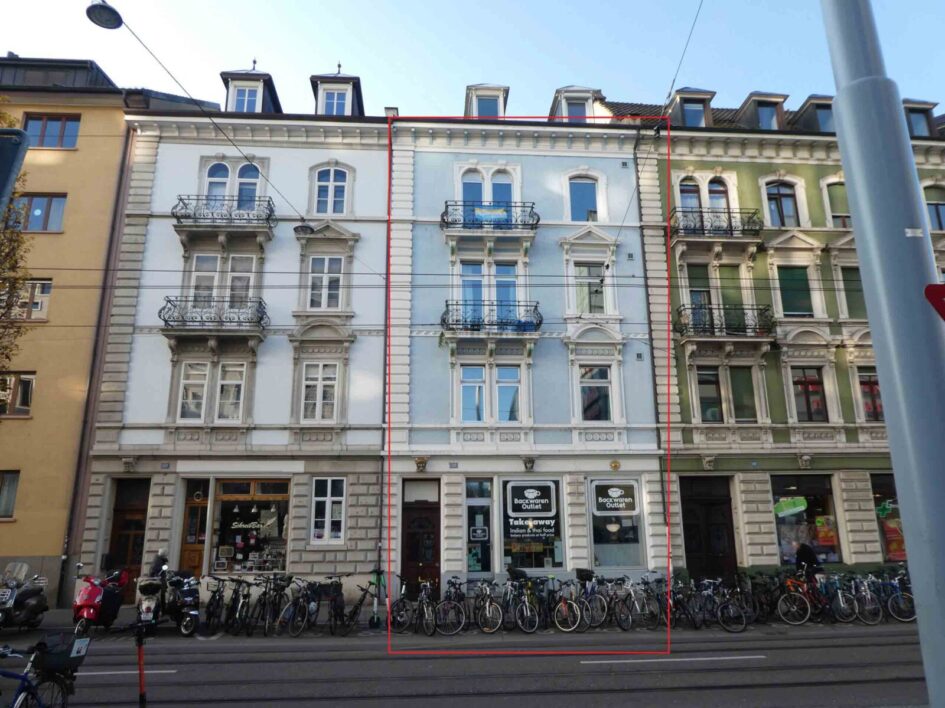 Mehrfamilienhaus in Basel mit 4 Wohnungen und 1 Gewerbeeinheit