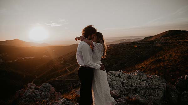 Shooting intimiste post-mariage Marseille