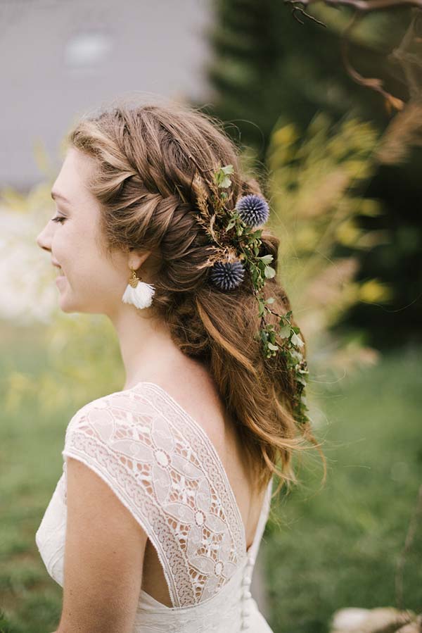 Élégance rurale et beauté naturelle dans un mariage en Rhône-Alpes.