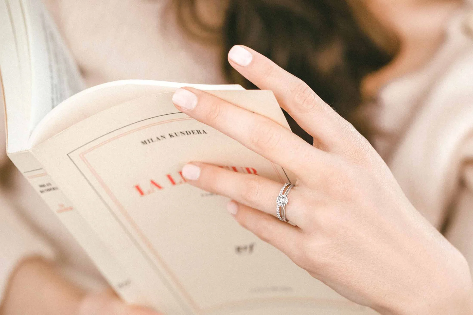 comment-lui-suggerer-la-bonne-bague-de-fiancailles