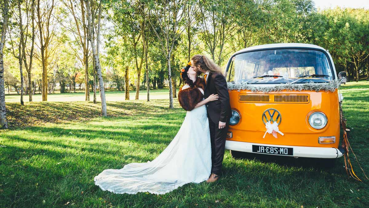 Marine et Mickaël, un mariage hippie chic et coloré