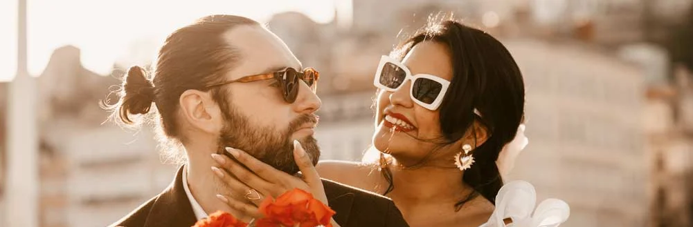 Un mariage urbain aux couleurs chaudes