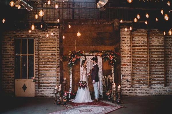 Idées mariage bohème coloré Coachella
