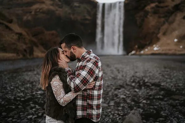 mariage intimiste et voyage noces Islande