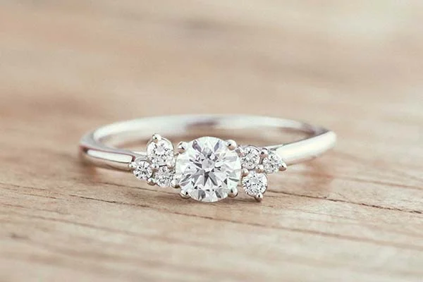 comment-lui-suggerer-la-bonne-bague-de-fiancailles
