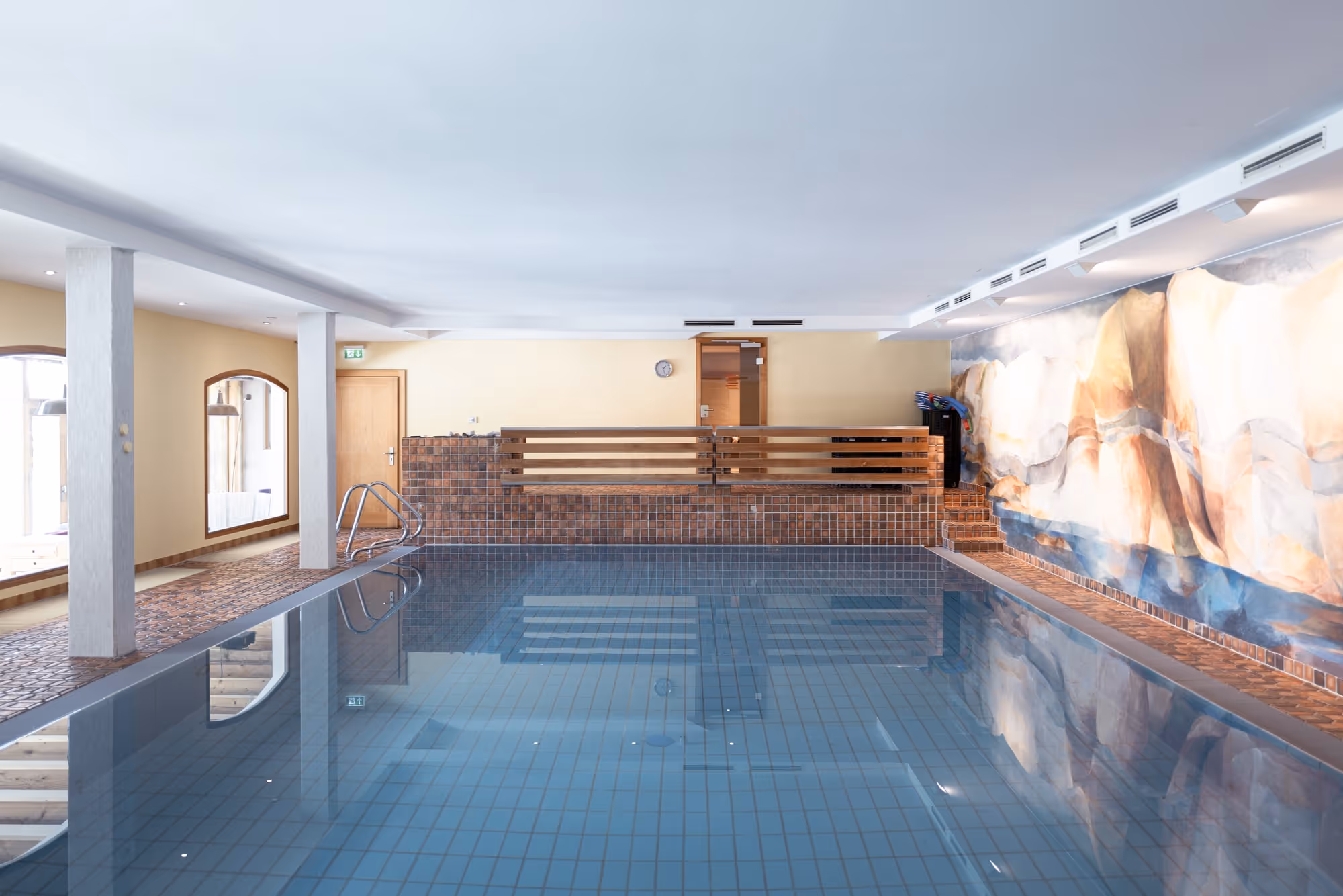 Innenpool im Naturhotel Tannerhof Bayrischzell