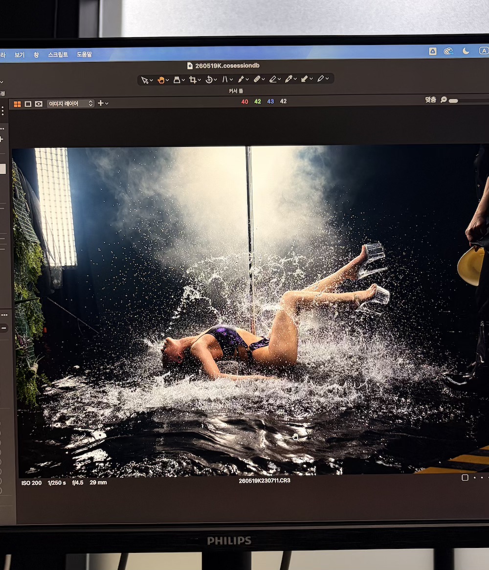 Photo of Sophia posing in her professional photoshoot at a Blue Bell  studio in Seoul