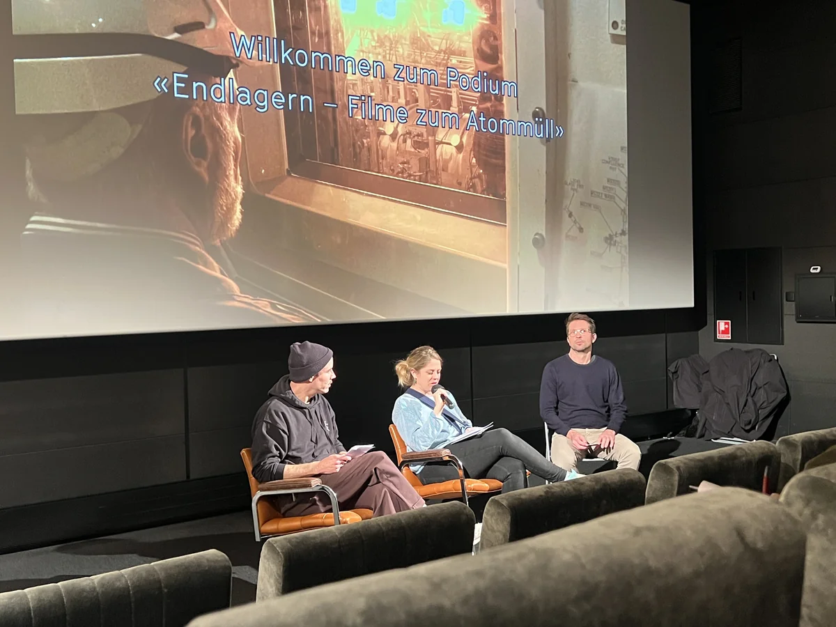 Marcel Rickli, Katharina Flieger und Rony Emmenegger (v.l.) sprachen am 12. Dezember im Winterthurer Kino Cameo über die Endlagerung radioaktiver Abfälle.