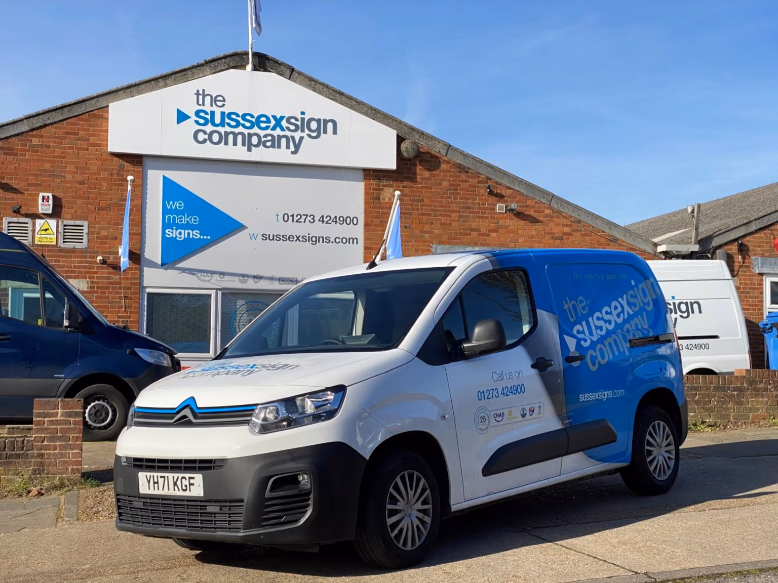 Why Signage Is Important for a Business: 5 Key Reasons
