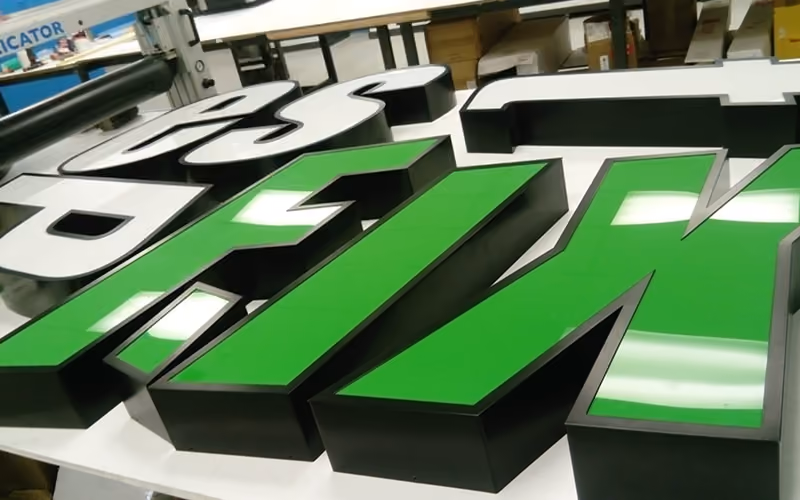Signage to stand out: Handcrafted letters and LEDs