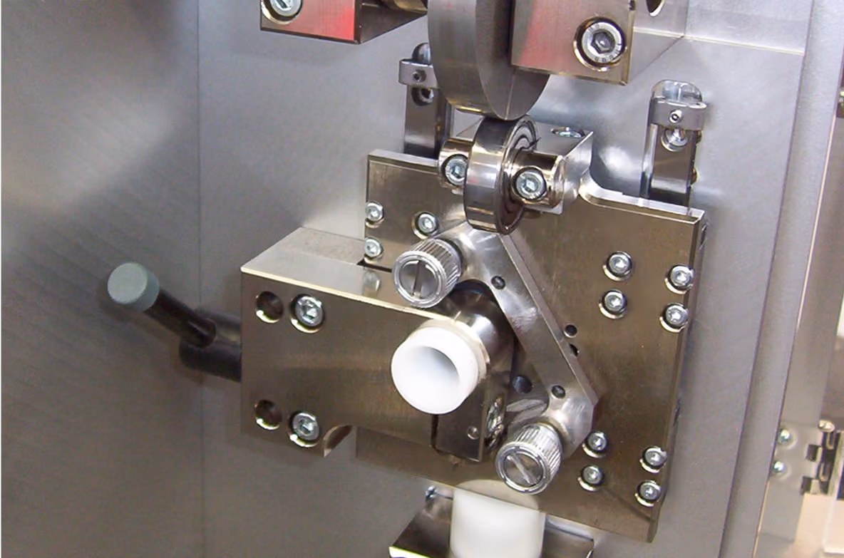 Komplexe CNC-Bearbeitung eines Präzisionsteils