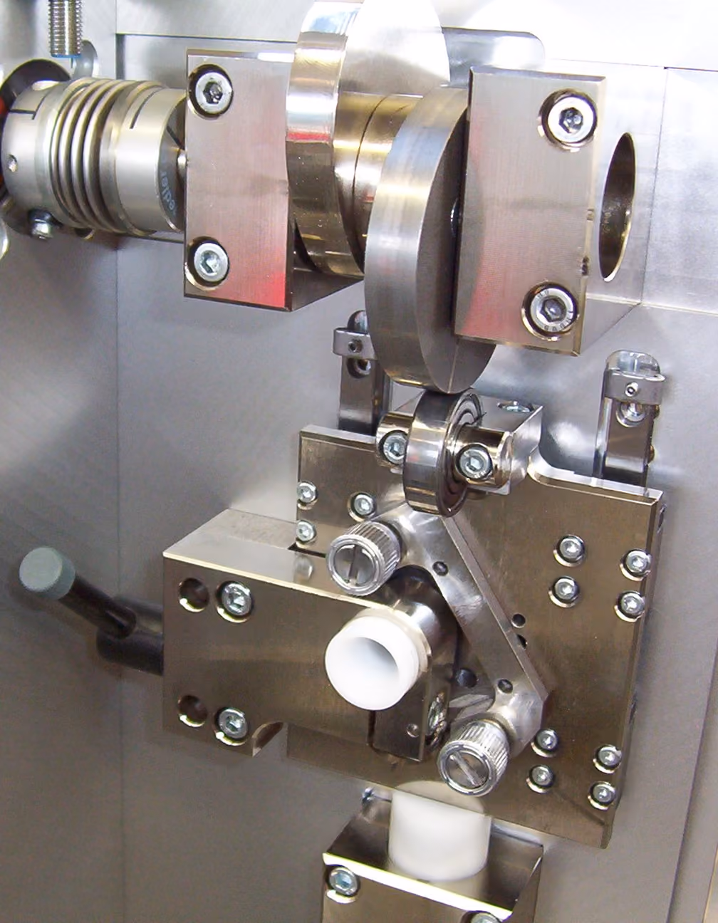 Gefertigte Vorrichtung aus Metall