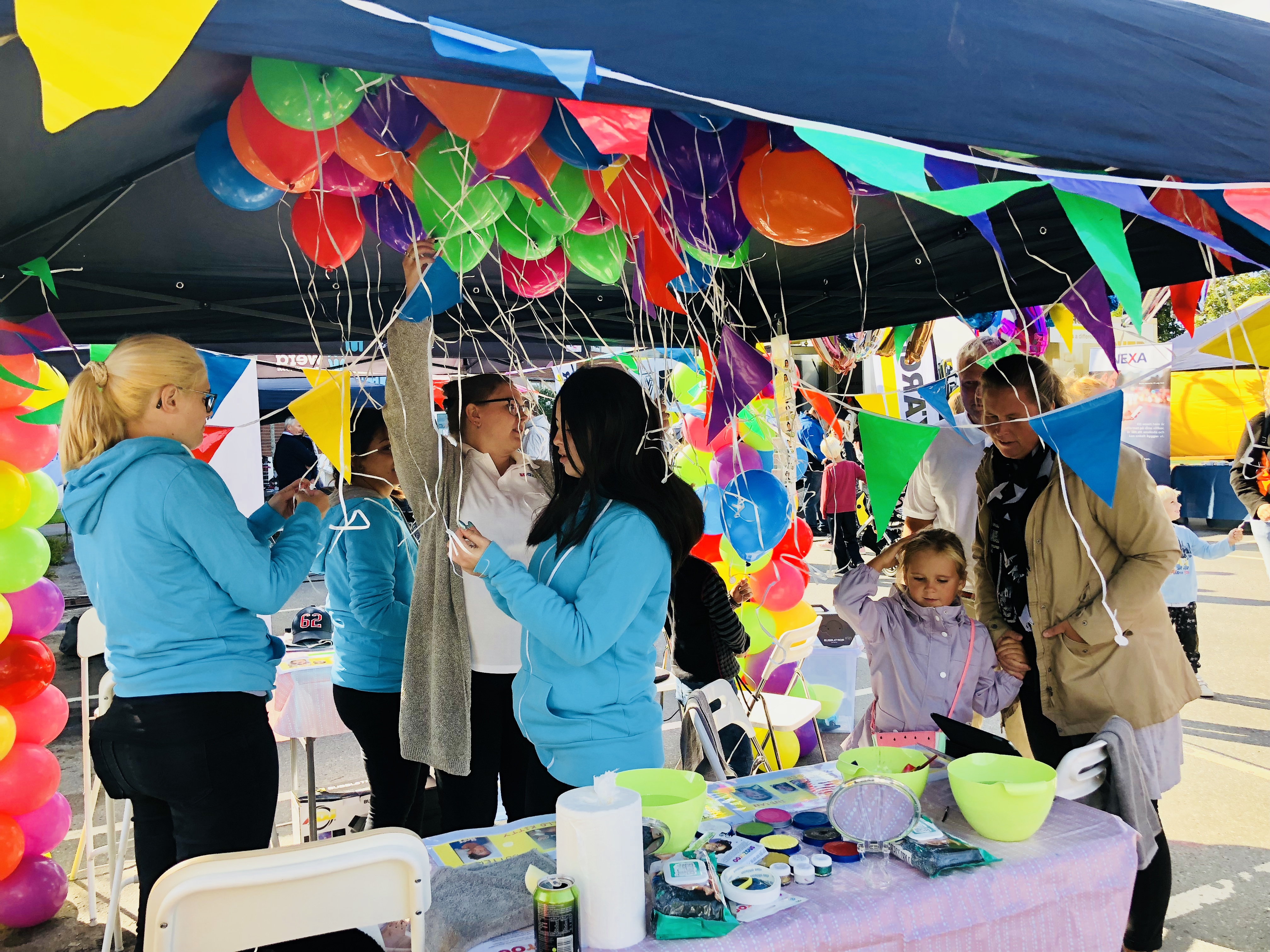 Clas Ohlson 100 år — Snazaroo event activation