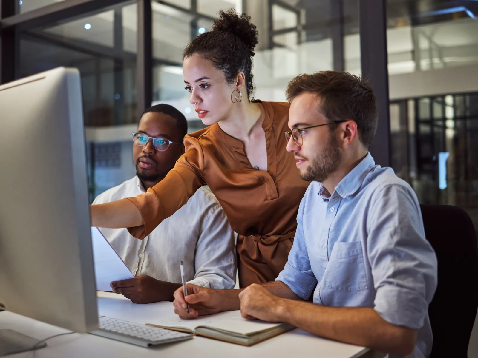 image of a team collaborating at an ai saas company