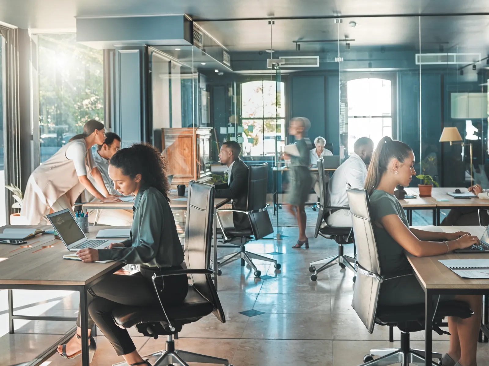 image of a team collaborating at an ai saas company