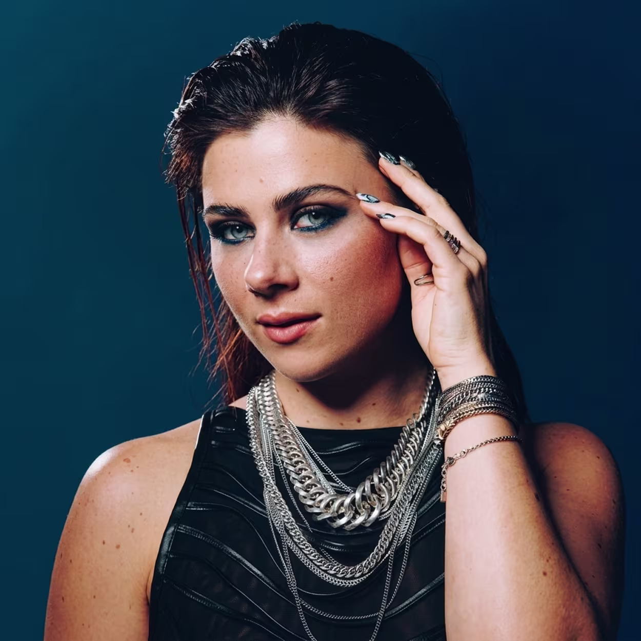 Laura van Dam