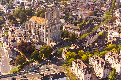 À Mantes-la-Jolie, le marché couvert joue collectif pour la rentrée
