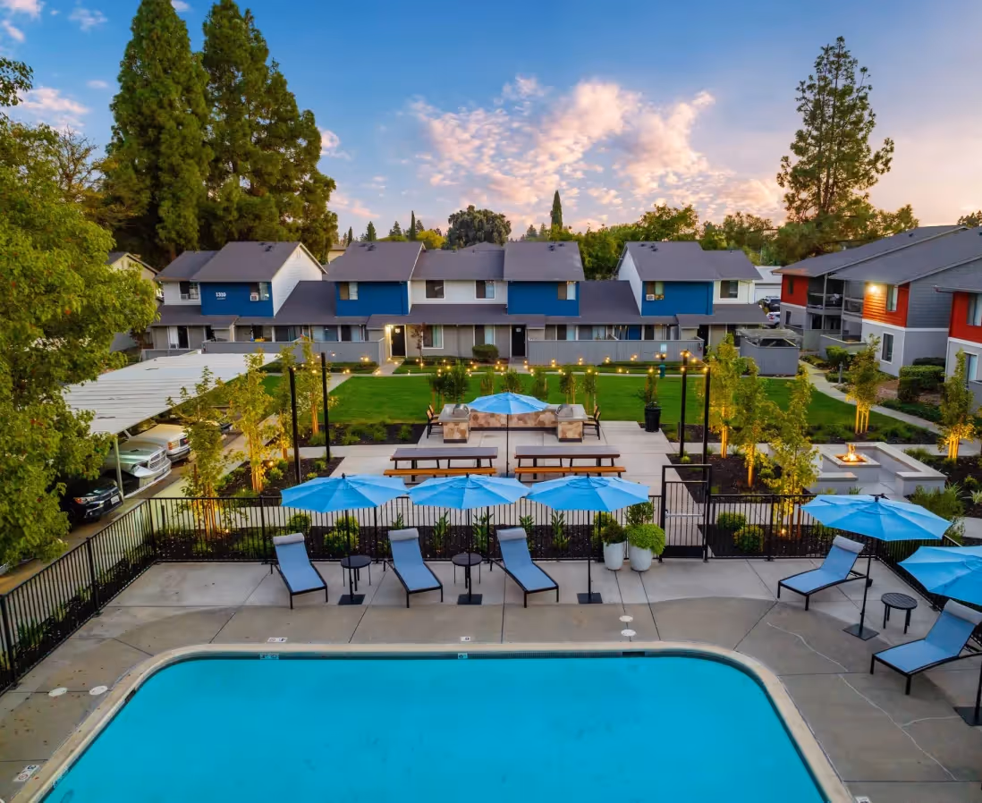 Overhead of the pool and apartments