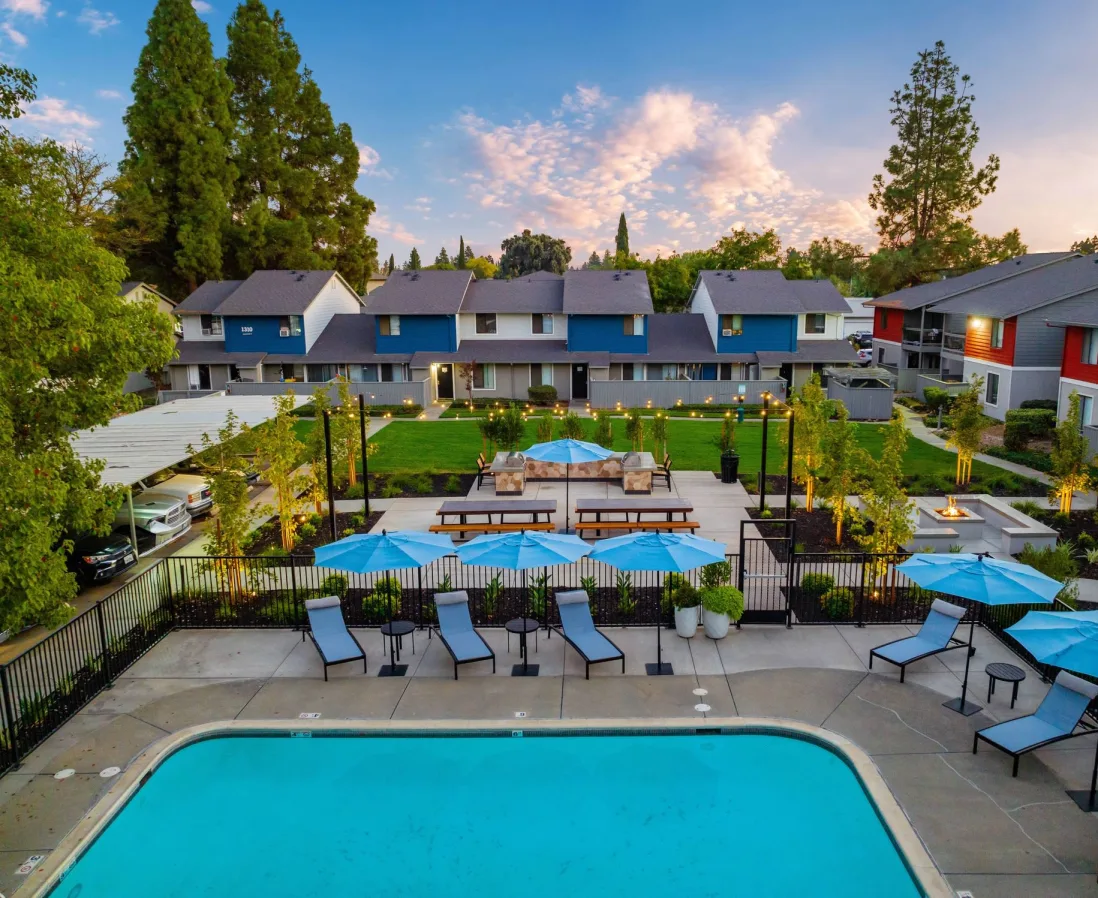 Overhead of the pool and apartments