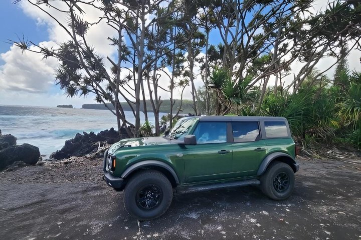Private SUV Deluxe Hana Tour Scenic Road Adventure — photo 2