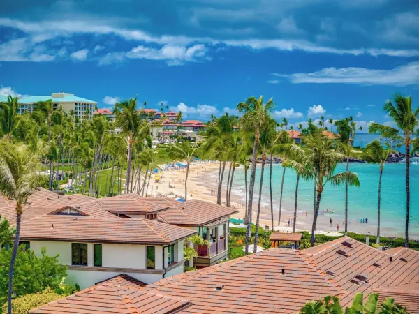 View over the Wailea Beach Villas rooftops to Wailea Beach