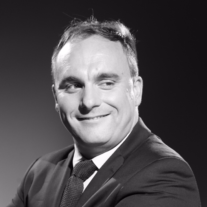 Portrait en gros plan de Maître Benoît de Lapasse, avocat au Barreau de Paris