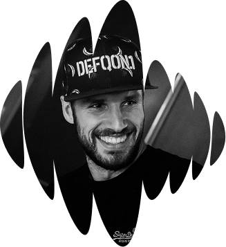 Forme logo du festival Chapfest avec photo du DJ Vastay