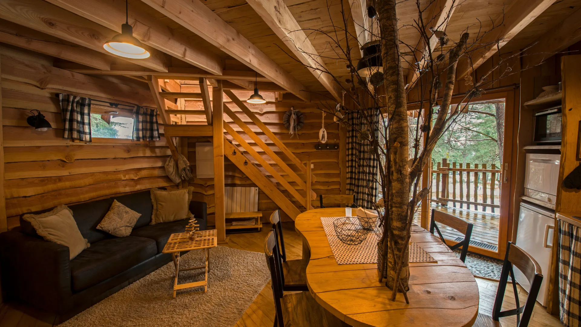 Luxus-Baumhaus La Bien-Hêtre mit transparenter Kuppel unter dem Sternenhimmel – Nids des Vosges