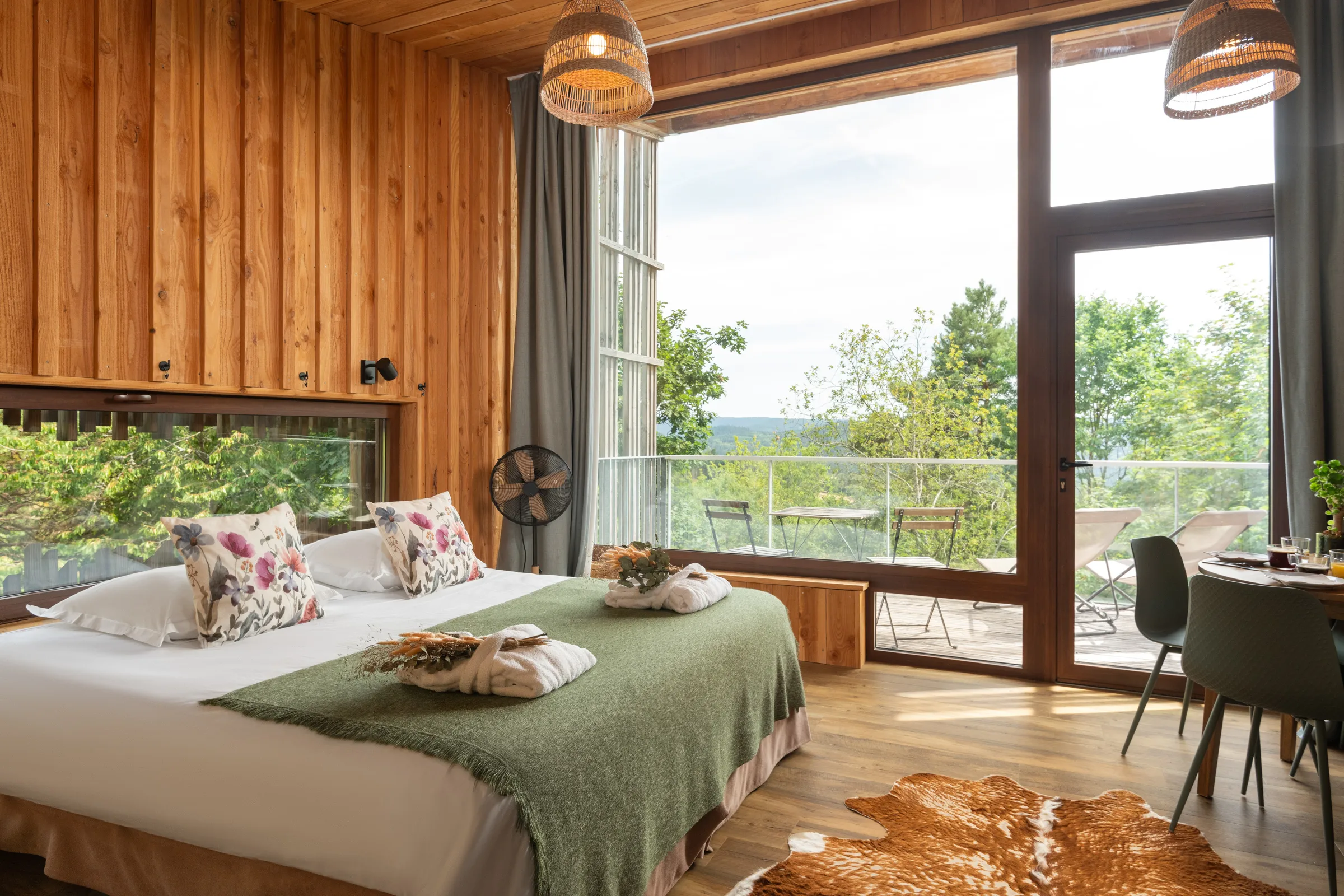 Chambre de la cabane Forêt 1 & Spa dans la Villa Forêt @Thomas Devard