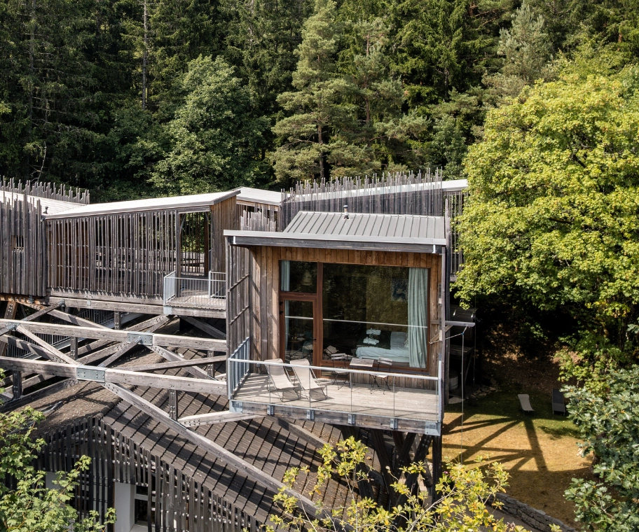 Cabane Deluxe pour 4 personnes avec accès spa dans les arbres – Cabanes Nids des Vosges