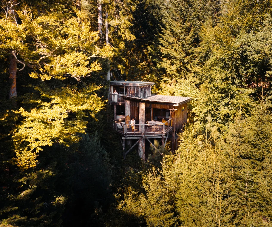 Bain nordique chauffé en terrasse panoramique à 6 mètres – Les 2 Sapins Vosges