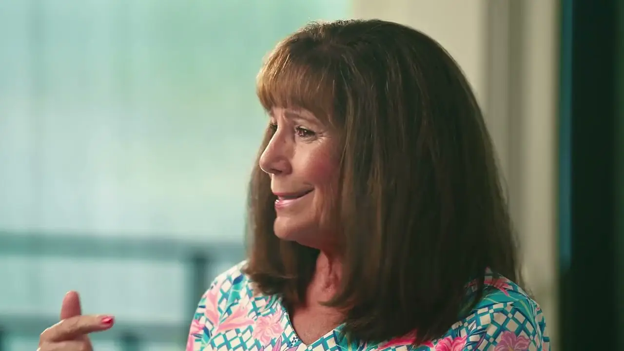 Lisa, a Grayhawk customer in Bradenton, telling her story