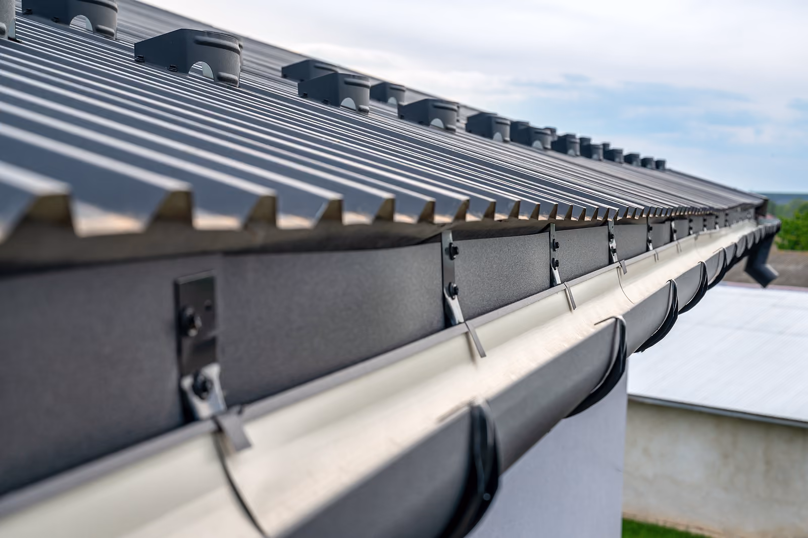 Does a Metal Roof Lower Your Insurance?