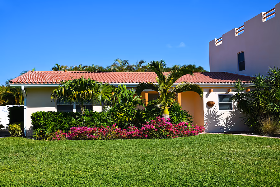 Roof repair on a Florida house