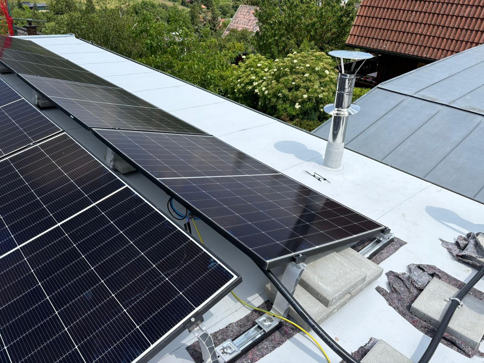 Große Photovoltaikanlage als Referenzprojekt