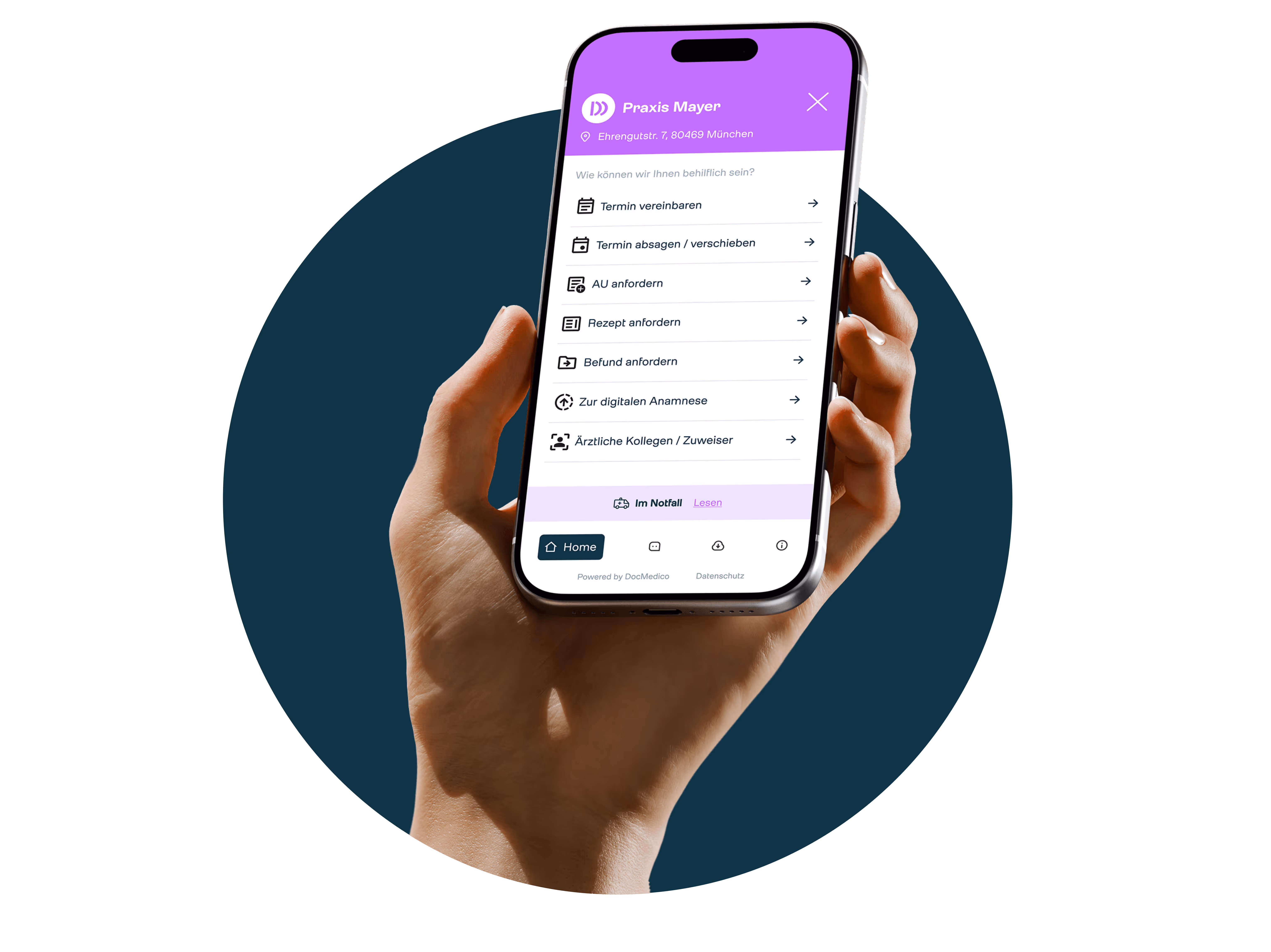 Eine Hand mit einem Smartphone, welches die Online-Rezeption aufzeigt.