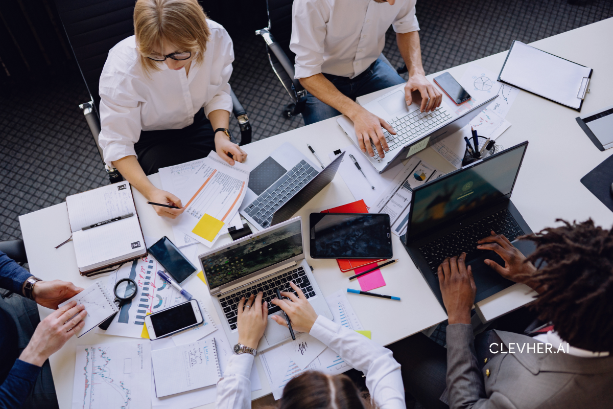 Entrepreneure développant sa visibilité et sa croissance