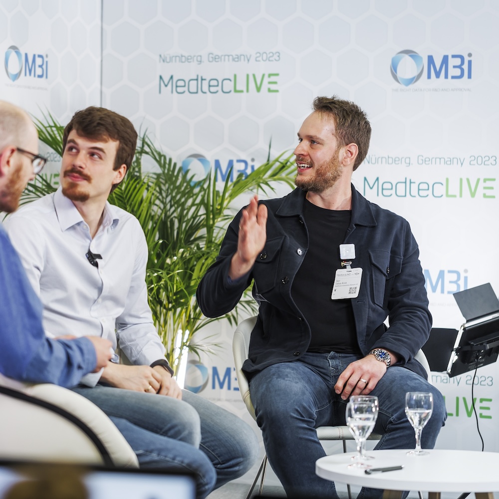 Dr. Tobias Krick moderiert ein Panel auf der MedtecLIVE 2023 mit Gründern aus der Gesundheitswirtschaft