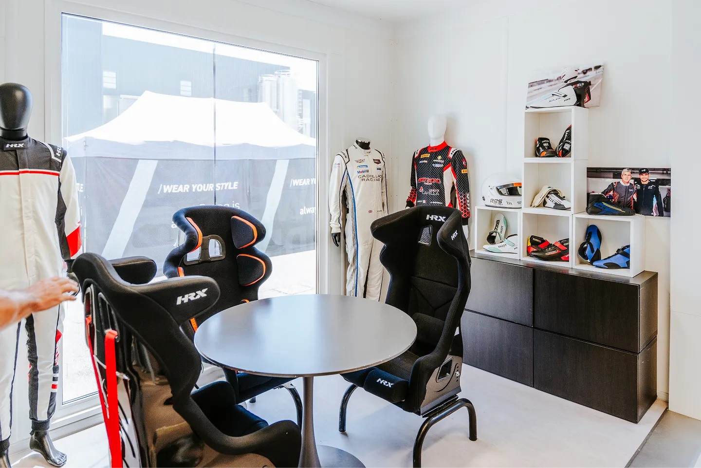 Showroom Container Shop