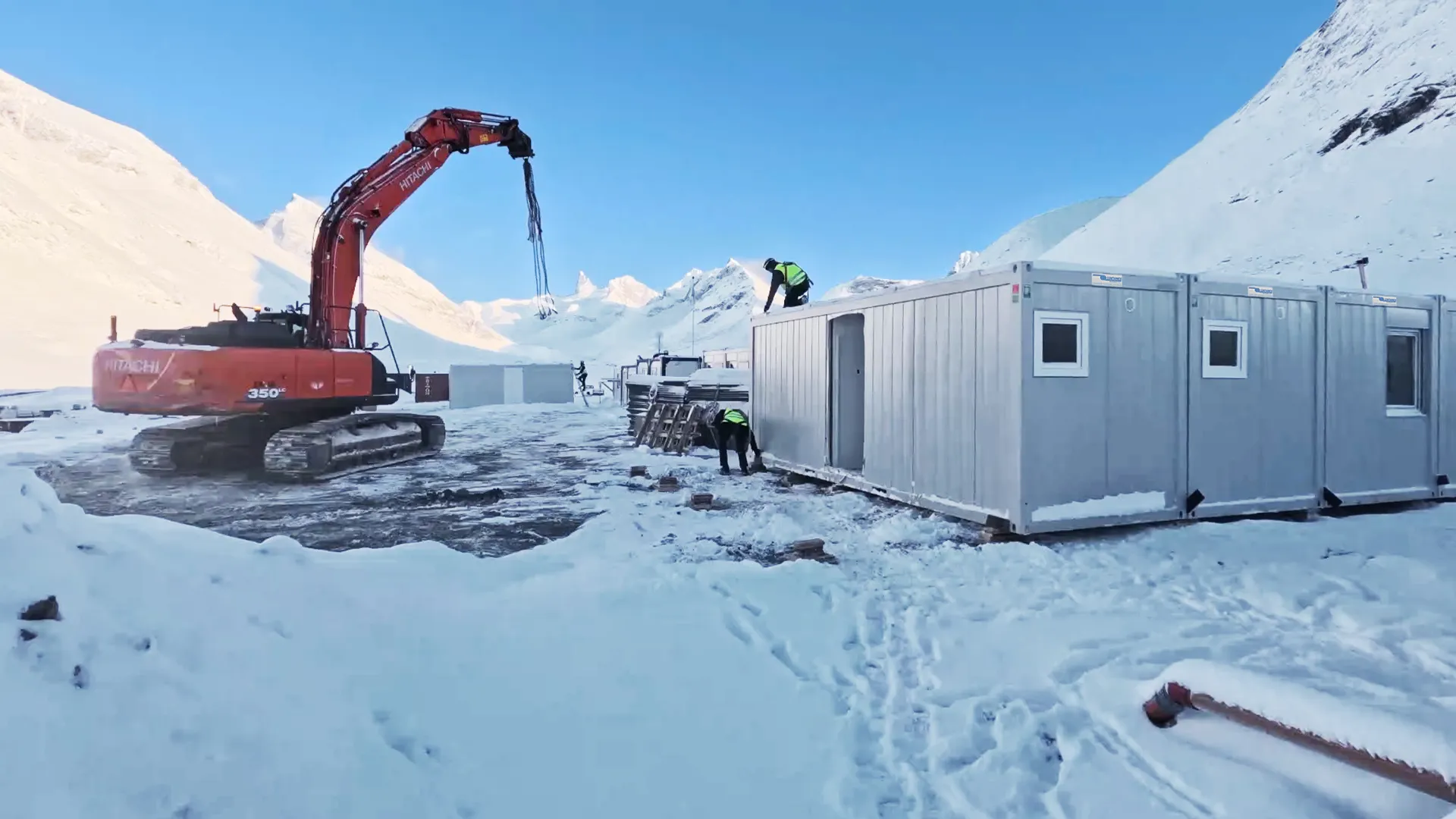 Snow containers