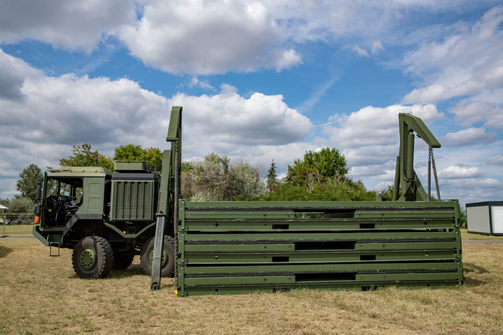 Armoured modular military shooting range interior