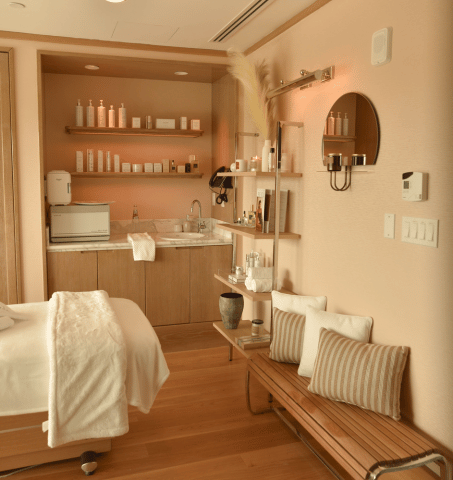 Sala per trattamenti spa di lusso presso il Mr. C Coconut Grove, una destinazione per il benessere nel sud della Florida