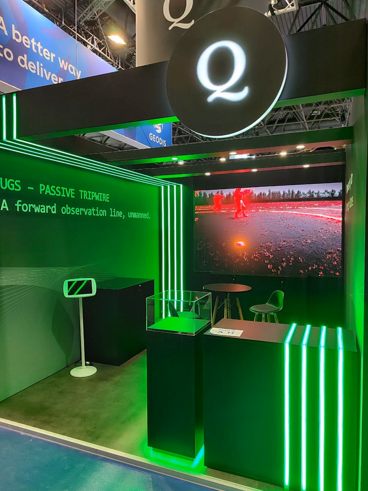 q-exhibition-booth-side-view