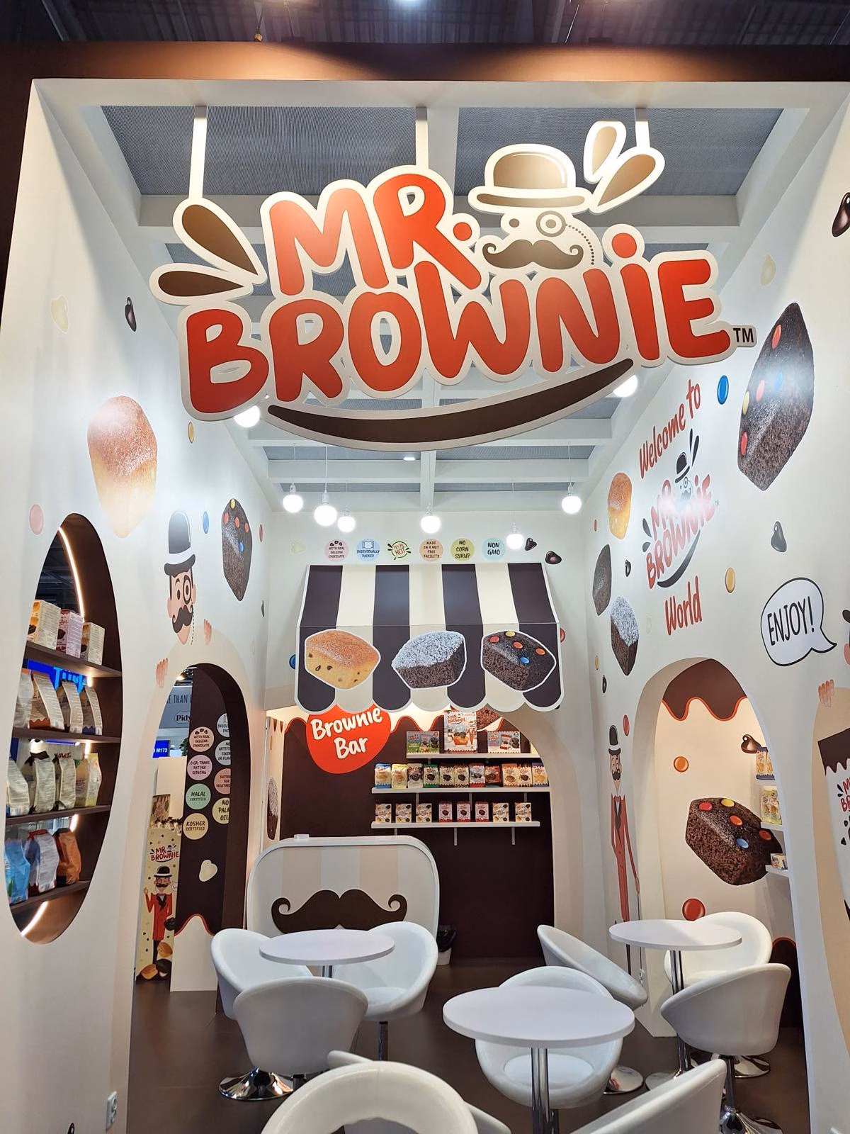 mr-brownie-exhibition-booth-interior-view