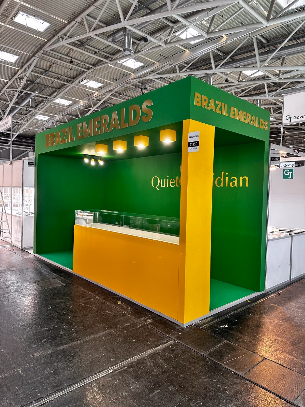 brazil-emeralds-exhibition-booth-front-view
